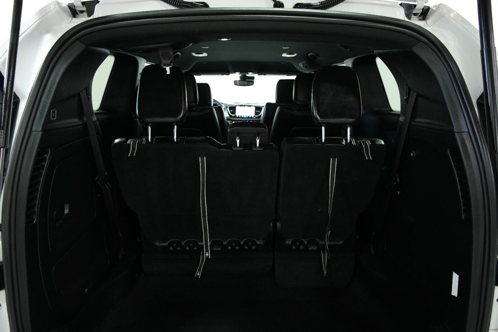 Used 2024 Chrysler Pacifica Limited FWD image 15