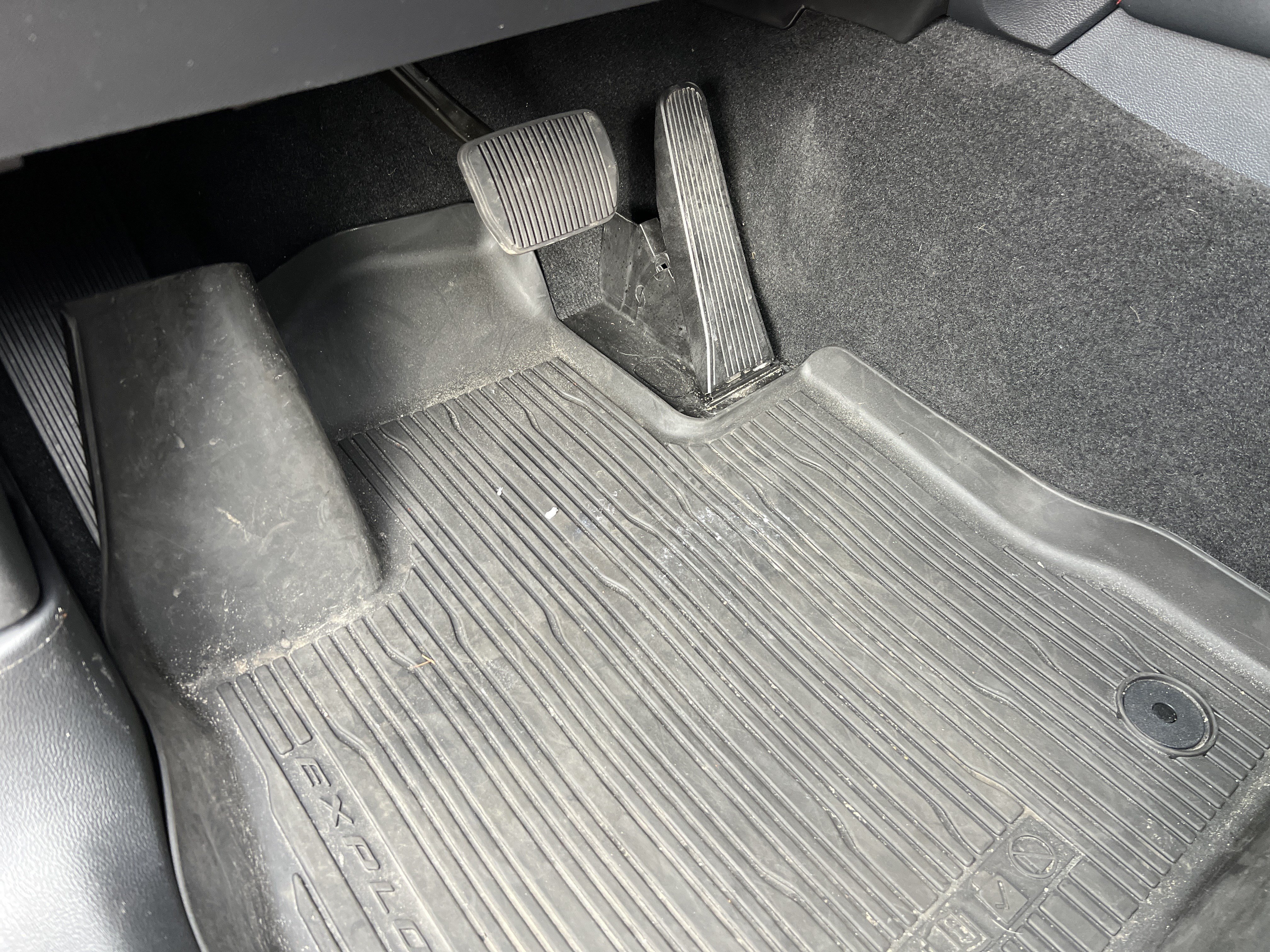 Used 2025 Ford Explorer ST w/ Sun And Sound Package RWD image 17