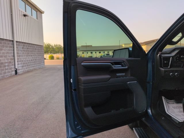 Used 2025 GMC Sierra 1500 Denali w/ Denali Reserve Package AWD/4WD image 10