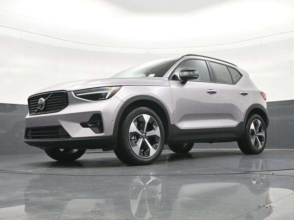 New 2026 Volvo XC40 B5 Plus w/ Protection Package Premier AWD/4WD image 21