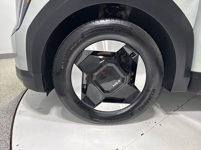Used 2024 Kia EV9 Light RWD image 9