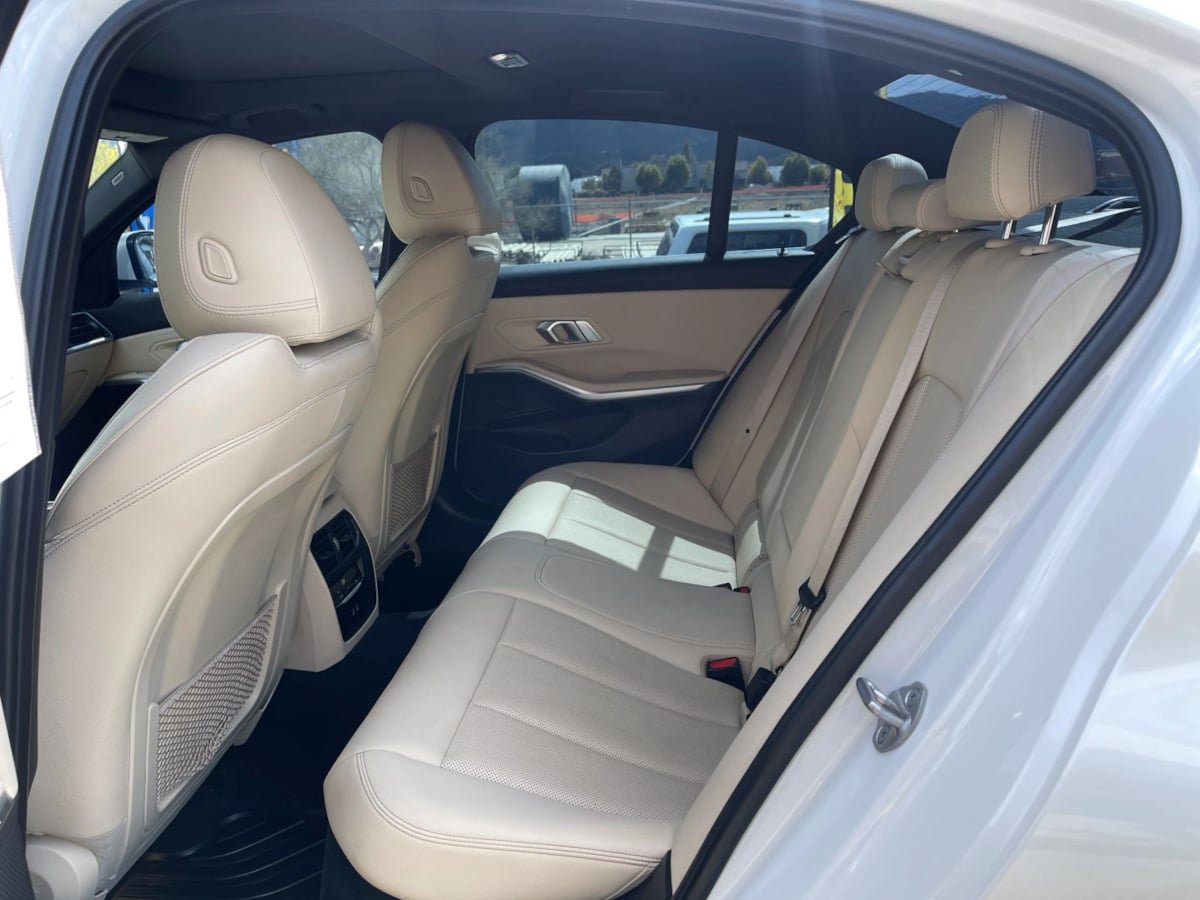 Used 2022 BMW 330e w/ Driving Assistance Package RWD image 28
