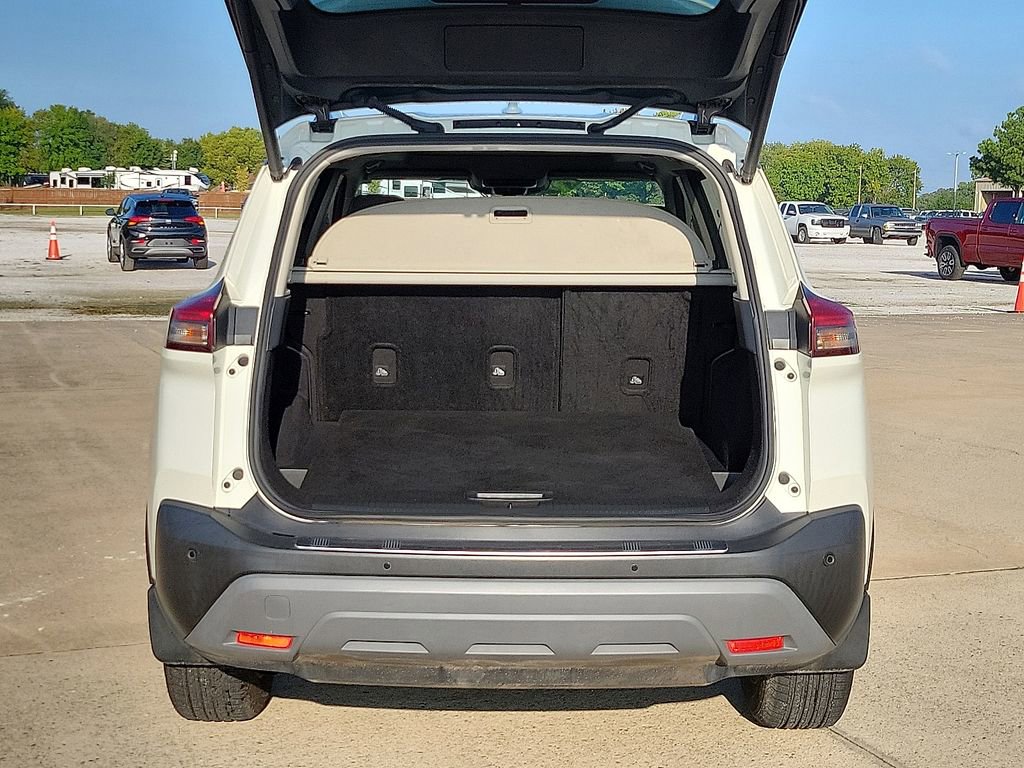 Used 2021 Nissan Rogue SV w/ Premium Package image 8