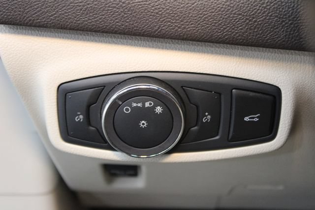 Used 2019 Lincoln MKC Select w/ Select Plus Package AWD/4WD image 21
