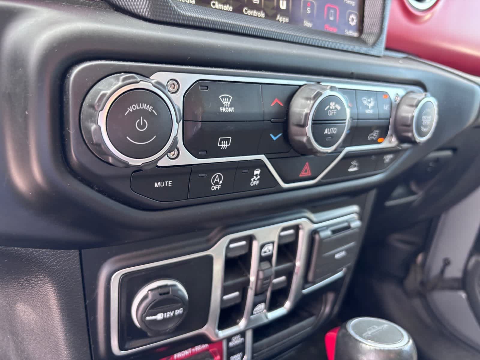 Used 2023 Jeep Gladiator Rubicon w/ LED Lighting Group AWD/4WD image 22