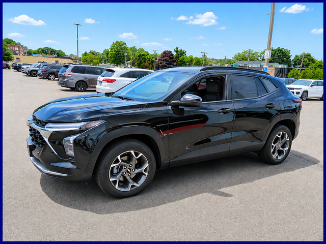 Used 2025 Chevrolet Trax LT