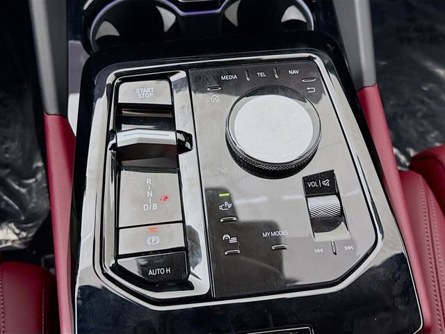 Used 2024 BMW i5 eDrive40i w/ M Sport Package image 16