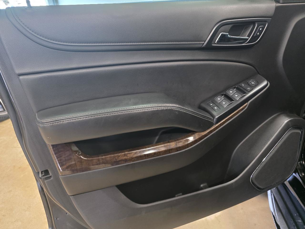 Used 2020 Chevrolet Suburban LS w/ Enhanced Driver Alert Package RWD image 11