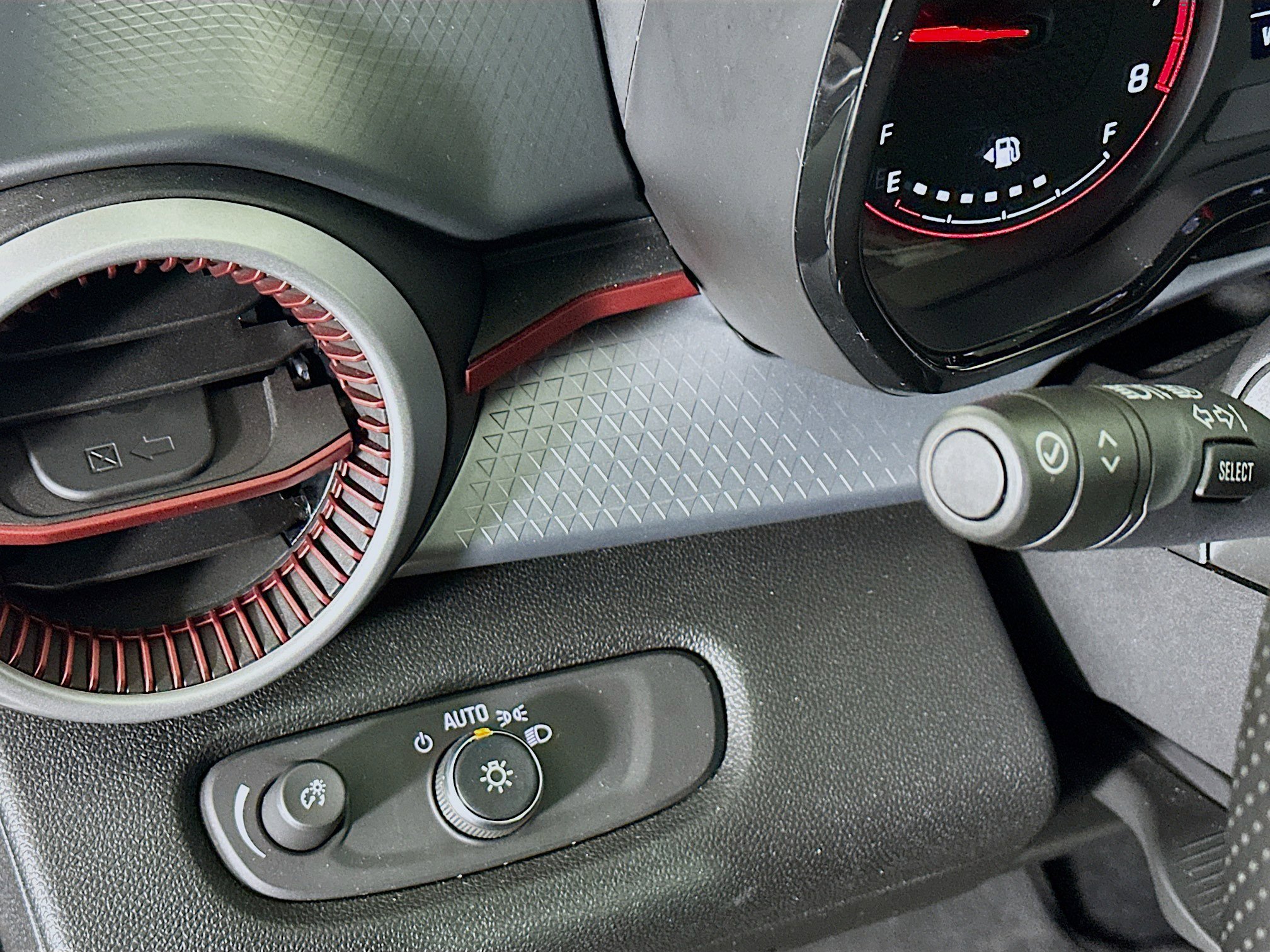 Used 2024 Chevrolet Trax RS w/ Driver Confidence Package image 17