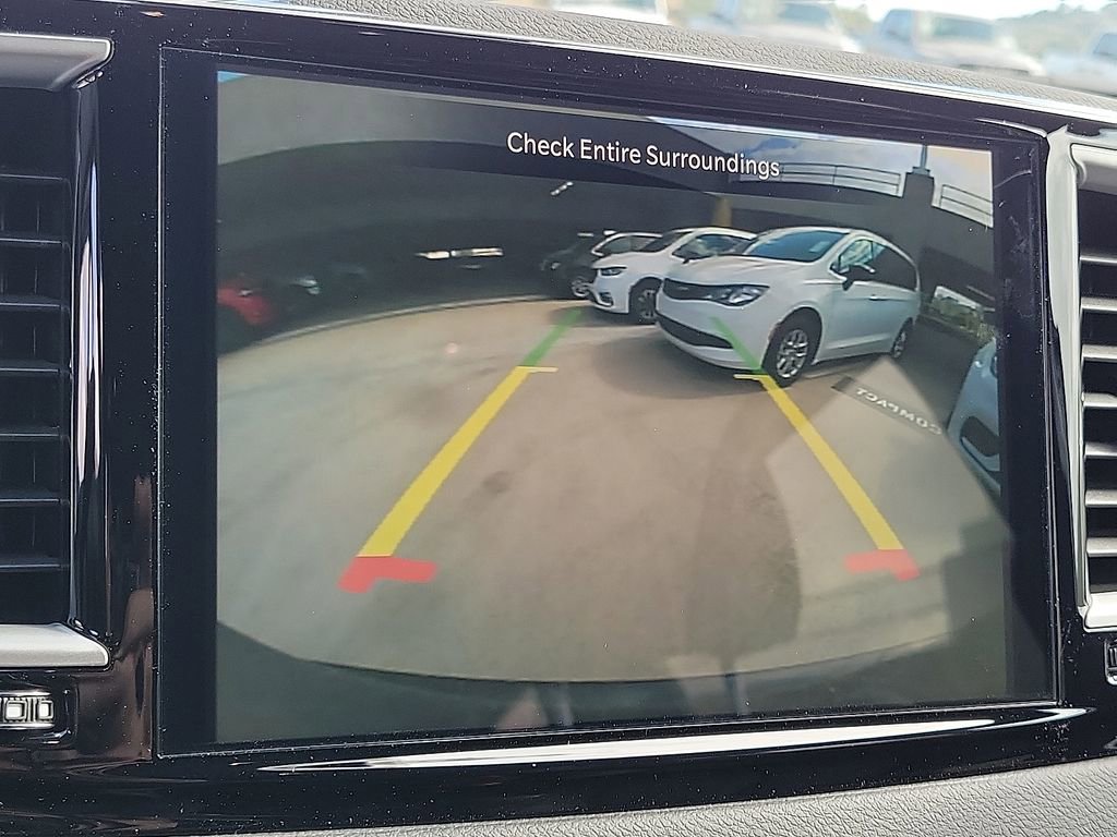 New 2025 Chrysler Voyager LX image 7