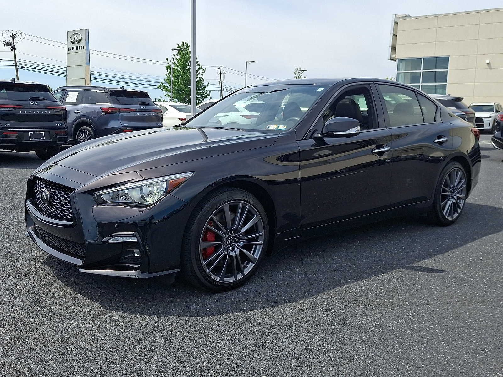 Certified 2023 INFINITI Q50 Red Sport 400 w/ Black Opal Edition AWD/4WD image 3
