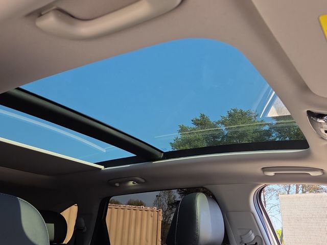 Used 2023 Kia Sorento SX image 21