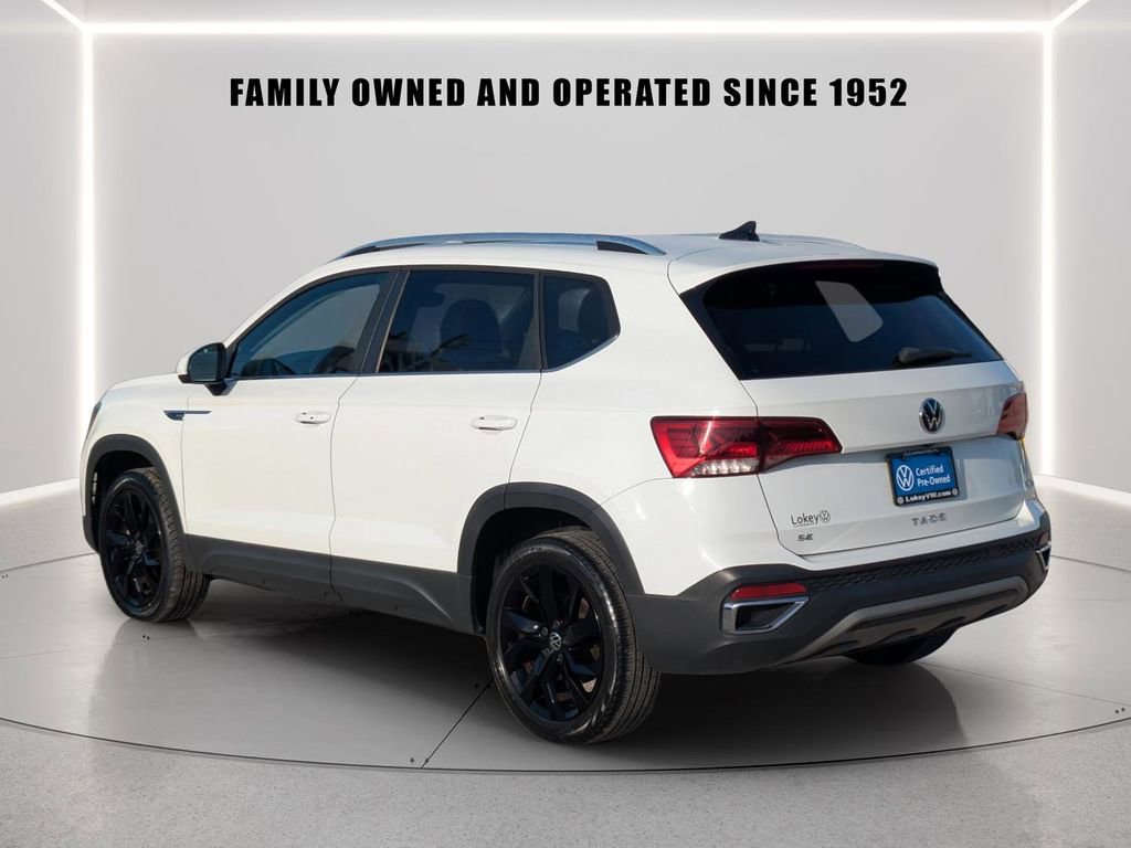Certified 2023 Volkswagen Taos SE w/ Black Wheel Package FWD image 4
