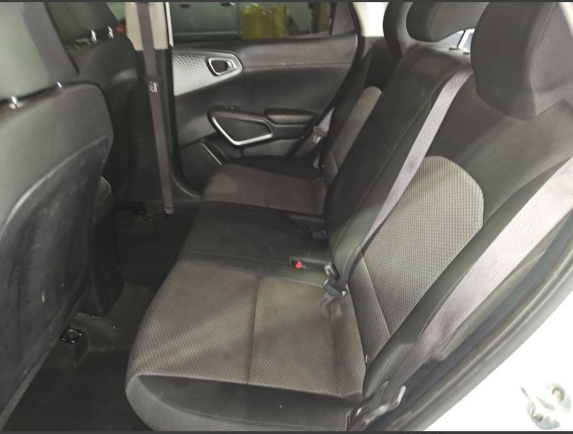 Used 2020 Kia Soul LX image 11