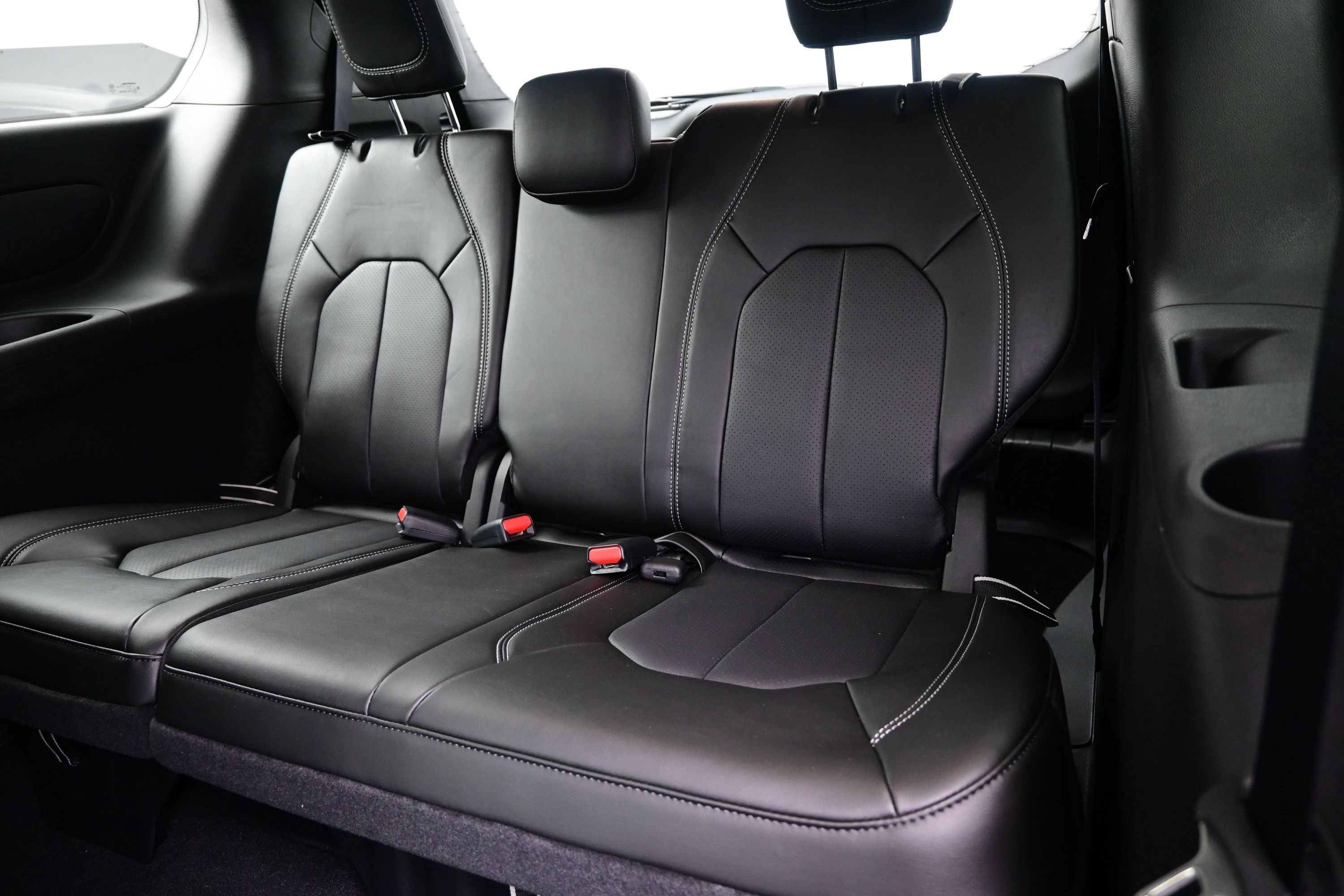 New 2027 Chrysler Pacifica Select AWD/4WD image 14