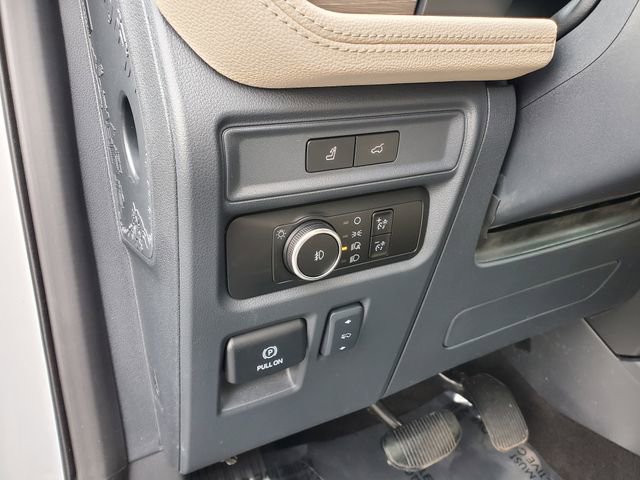 Used 2023 Ford Expedition Limited image 14