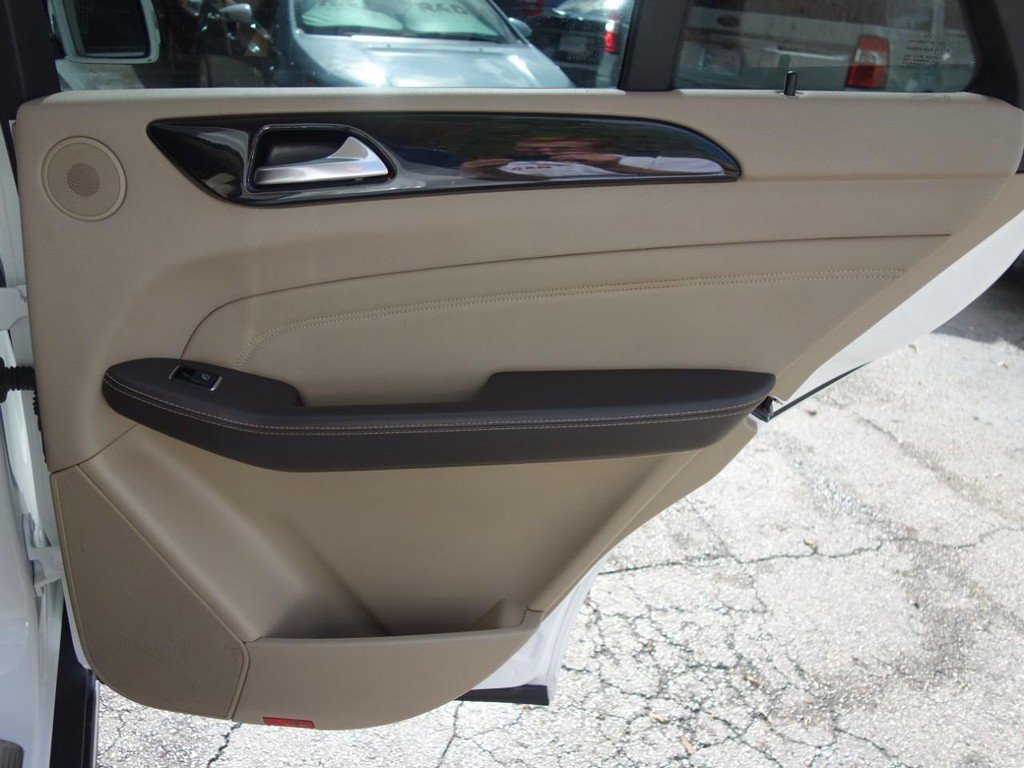 Used 2015 Mercedes-Benz ML 350 4MATIC image 26