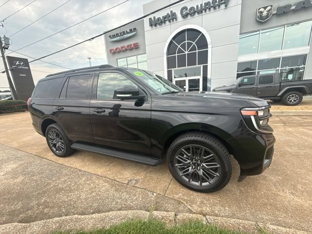 Used 2026 Ford Expedition Platinum w/ Stealth Appearance Package AWD/4WD image 2