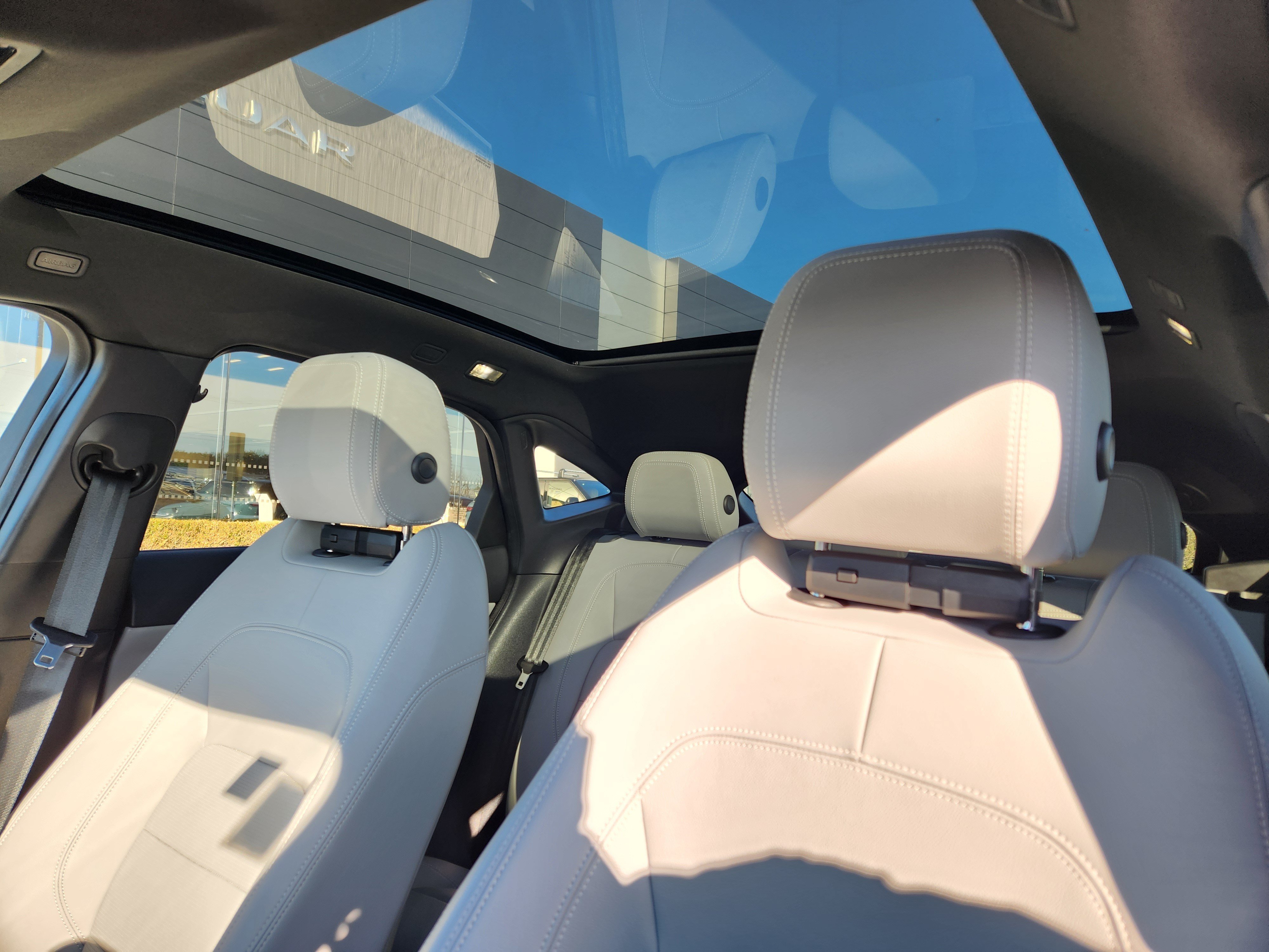 Certified 2024 Jaguar E-PACE R-Dynamic SE AWD/4WD image 12