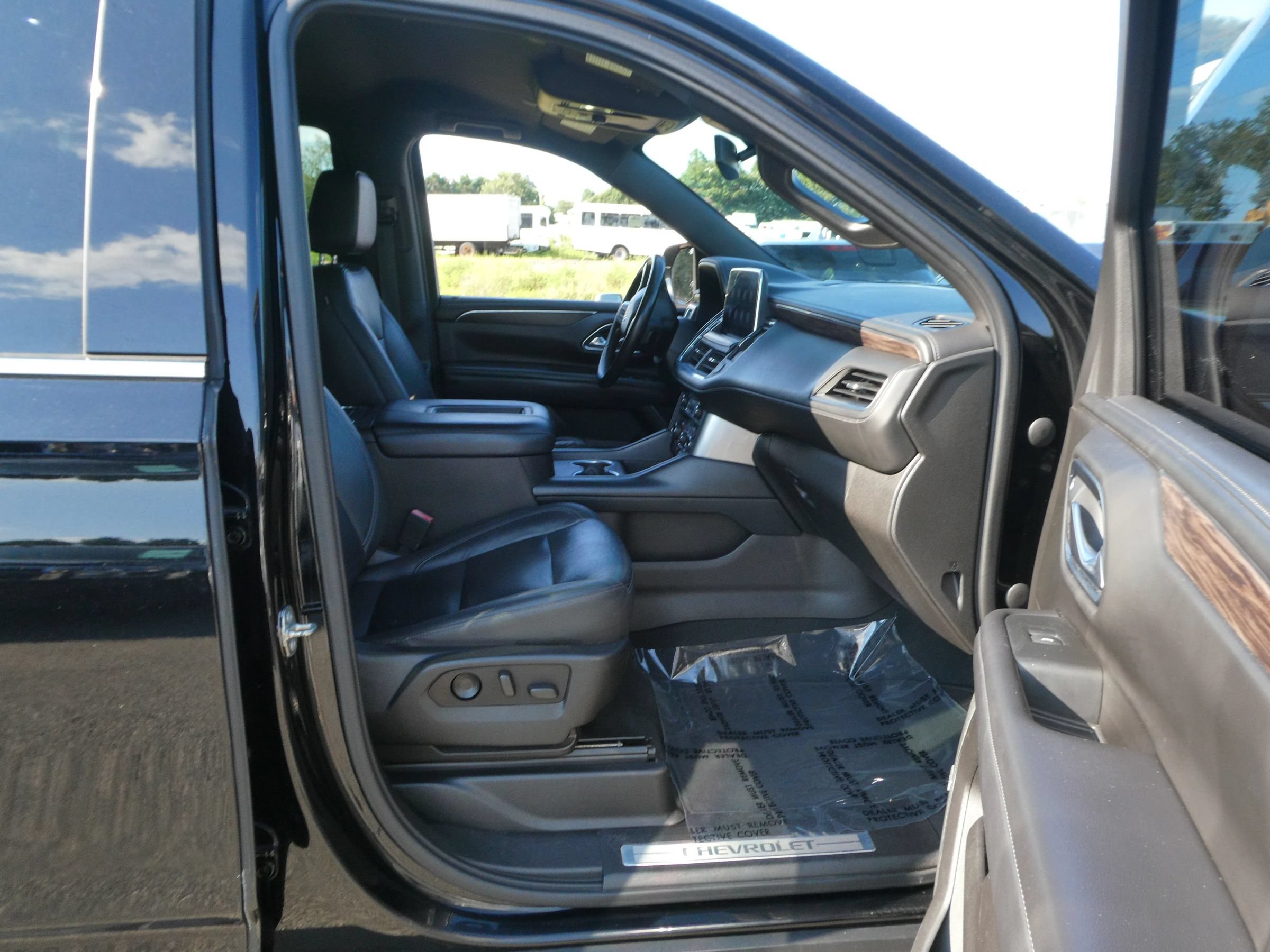 Used 2021 Chevrolet Tahoe LT AWD/4WD image 24