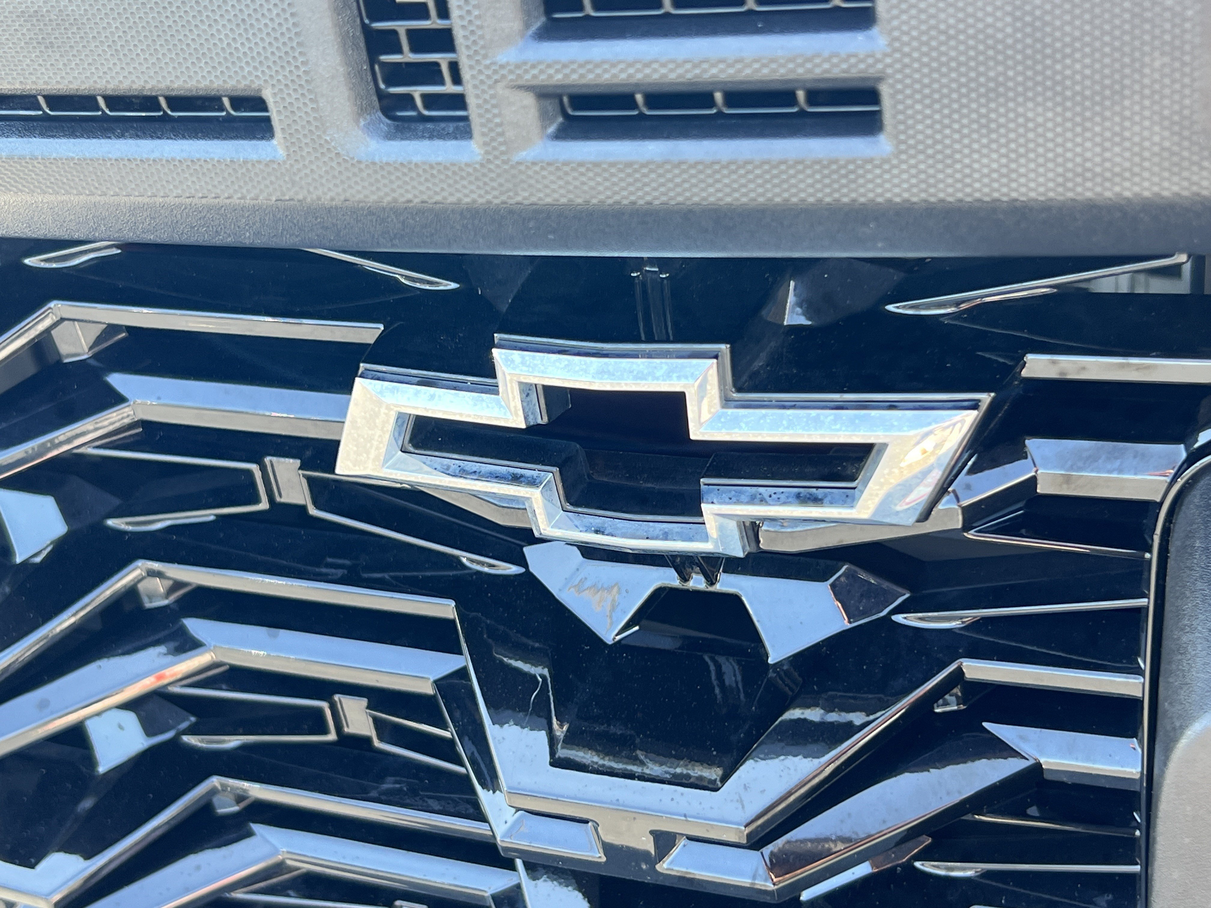 Certified 2022 Chevrolet Colorado ZR2 w/ LPO, Door Decal Package AWD/4WD image 8