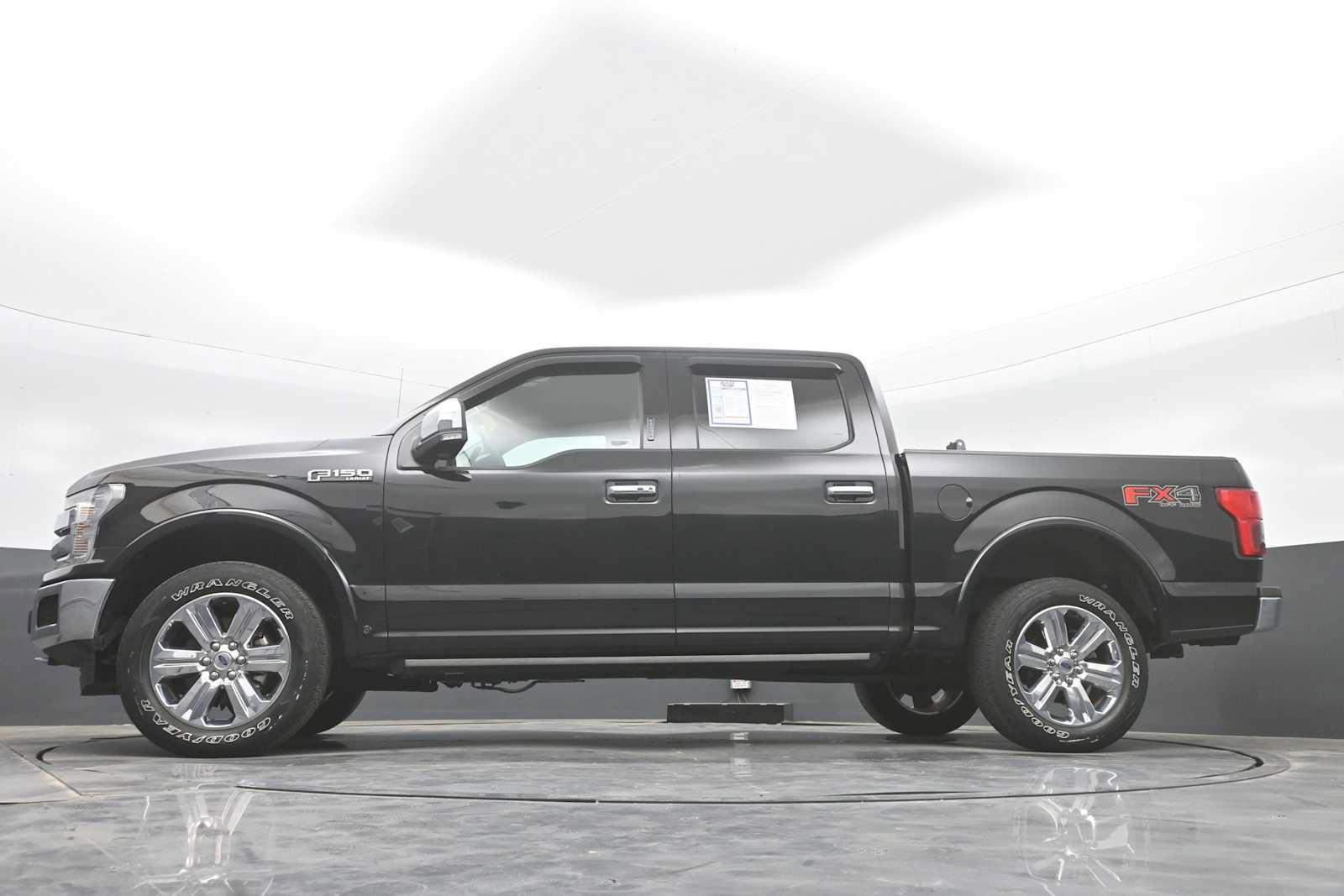 Used 2019 Ford F150 Lariat w/ Equipment Group 502A Luxury AWD/4WD image 31
