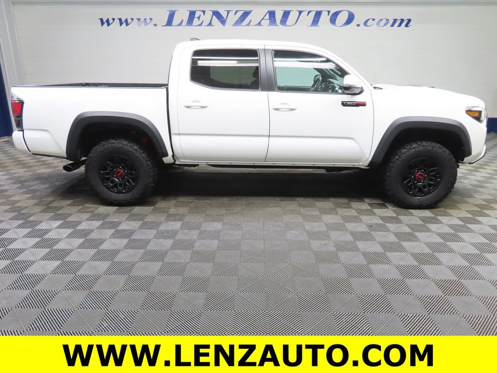 Used 2017 Toyota Tacoma TRD Pro image 2