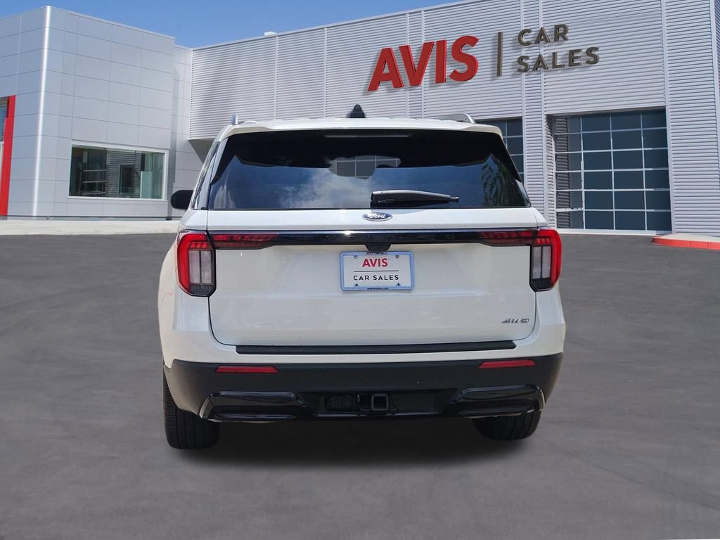 Used 2025 Ford Explorer ST-Line w/ ST-Line Street Pack AWD/4WD image 5