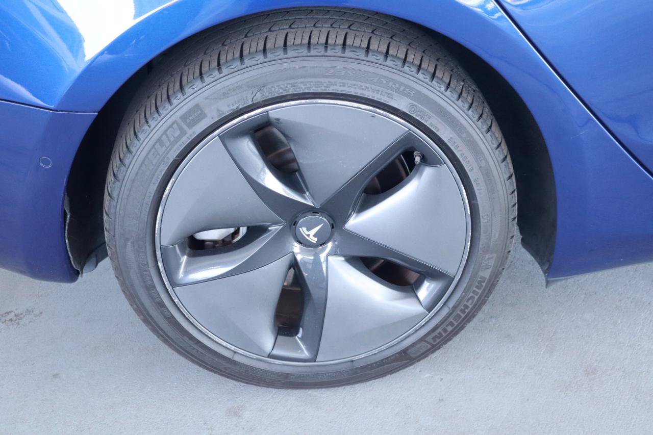 Used 2018 Tesla Model 3 Long Range RWD image 39