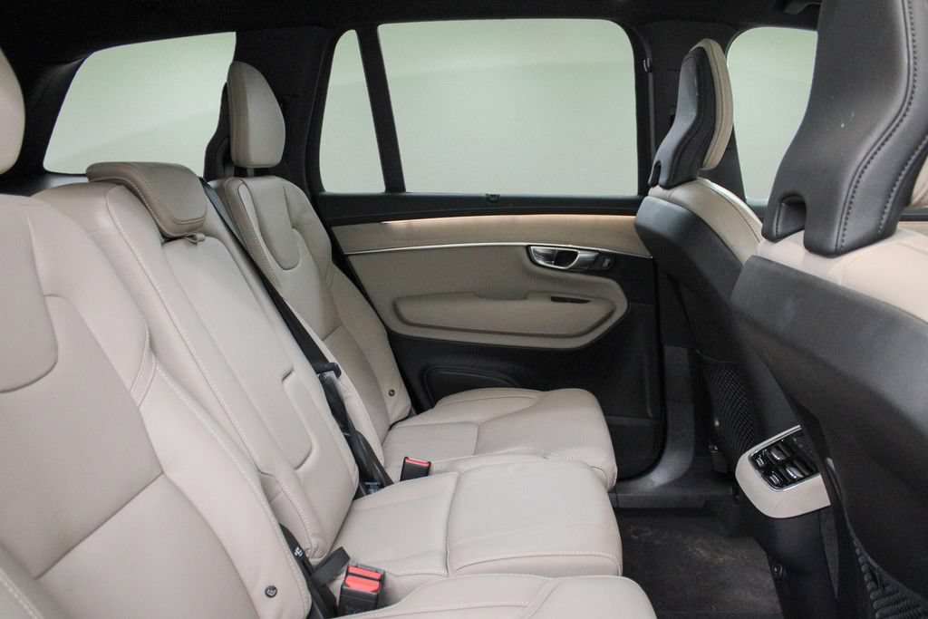 Certified 2025 Volvo XC90 B5 Ultra AWD/4WD image 27