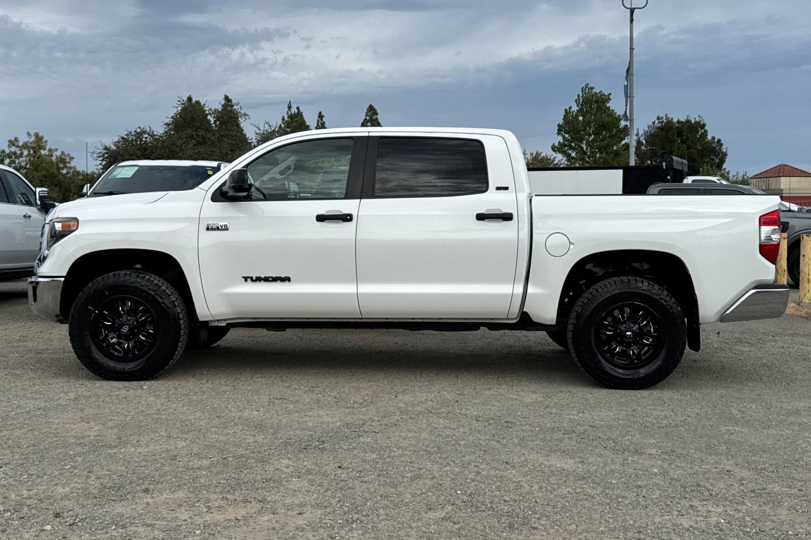 Used 2018 Toyota Tundra SR5 w/ SR5 Upgrade Package image 7