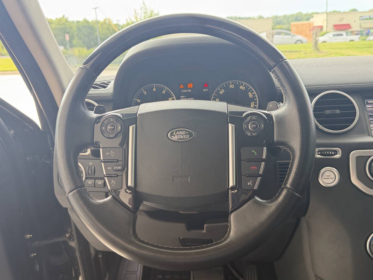 Used 2015 Land Rover LR4 HSE AWD/4WD image 11