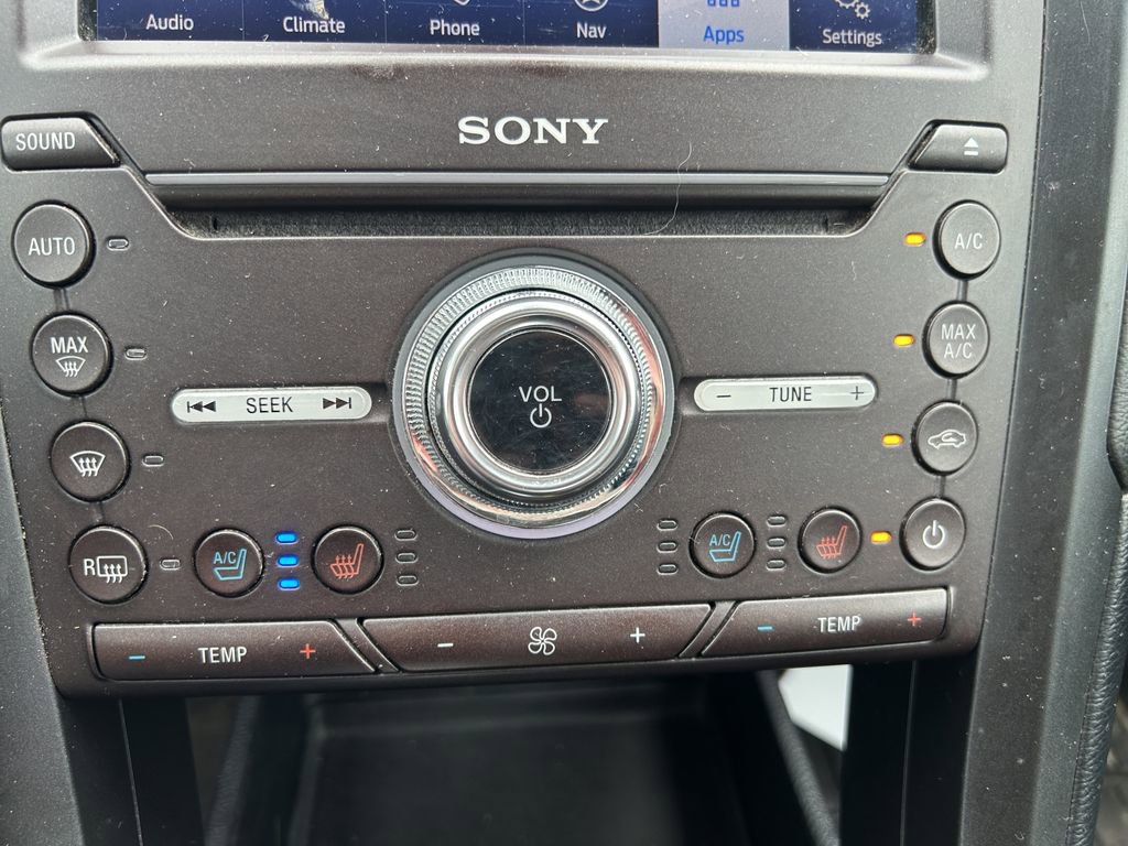 Used 2020 Ford Fusion Titanium AWD/4WD image 25