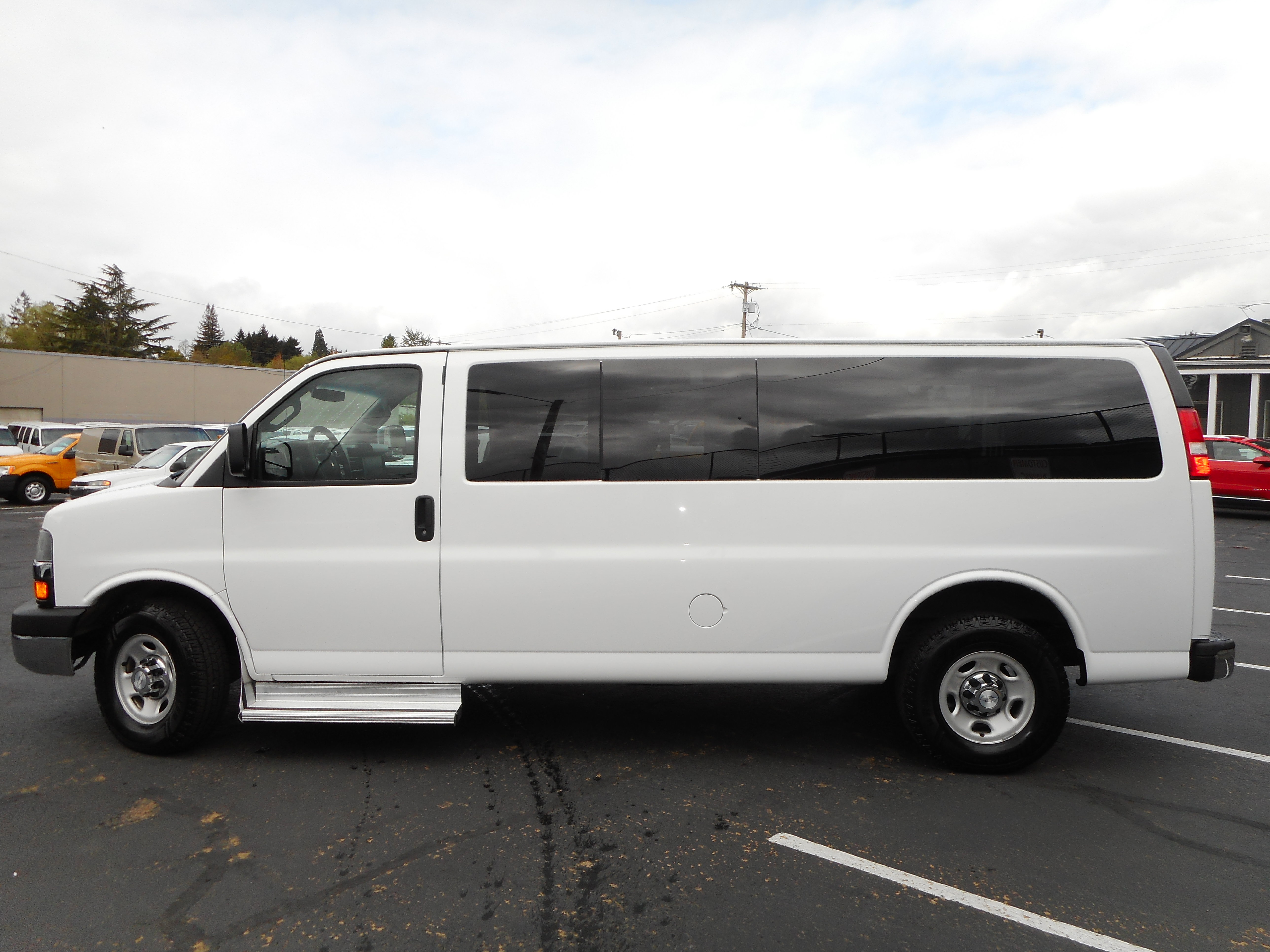 Used 2016 Chevrolet Express 3500 LT w/ LT Preferred Equipment Group RWD image 2