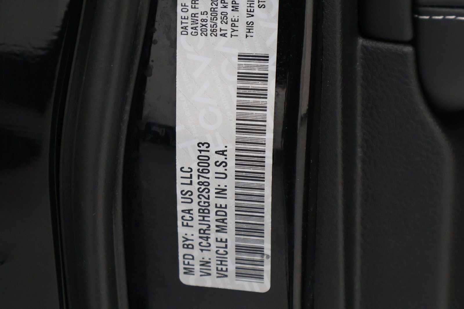Used 2025 Jeep Grand Cherokee Limited w/ Black Appearance Package AWD/4WD image 41
