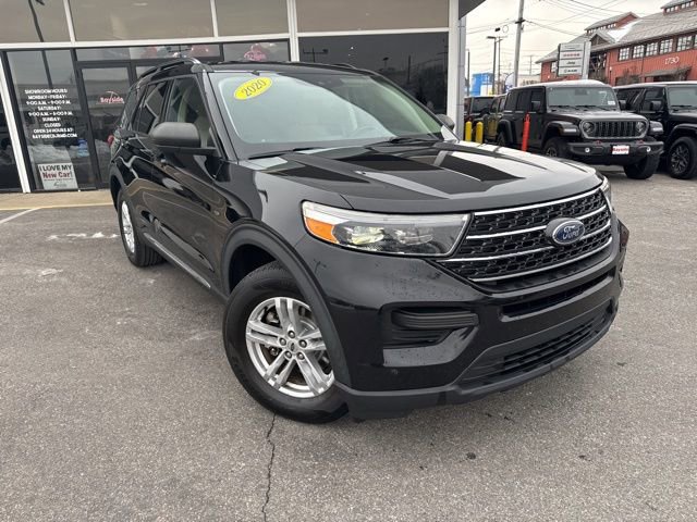 Used 2020 Ford Explorer XLT w/ Comfort Package image 2