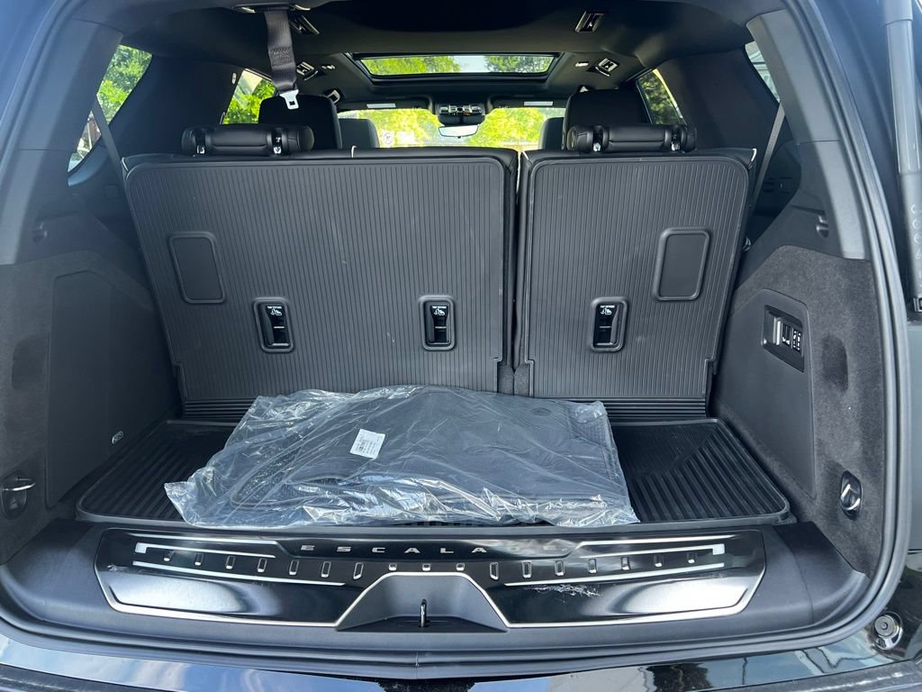 New 2026 Cadillac Escalade Luxury w/ Touring Package AWD/4WD image 25