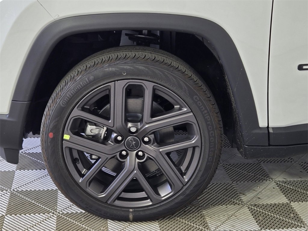 New 2026 Jeep Compass Latitude image 5