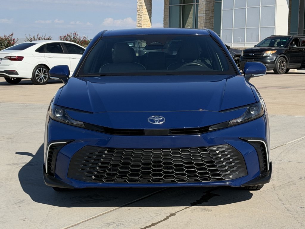 Used 2025 Toyota Camry SE FWD image 7