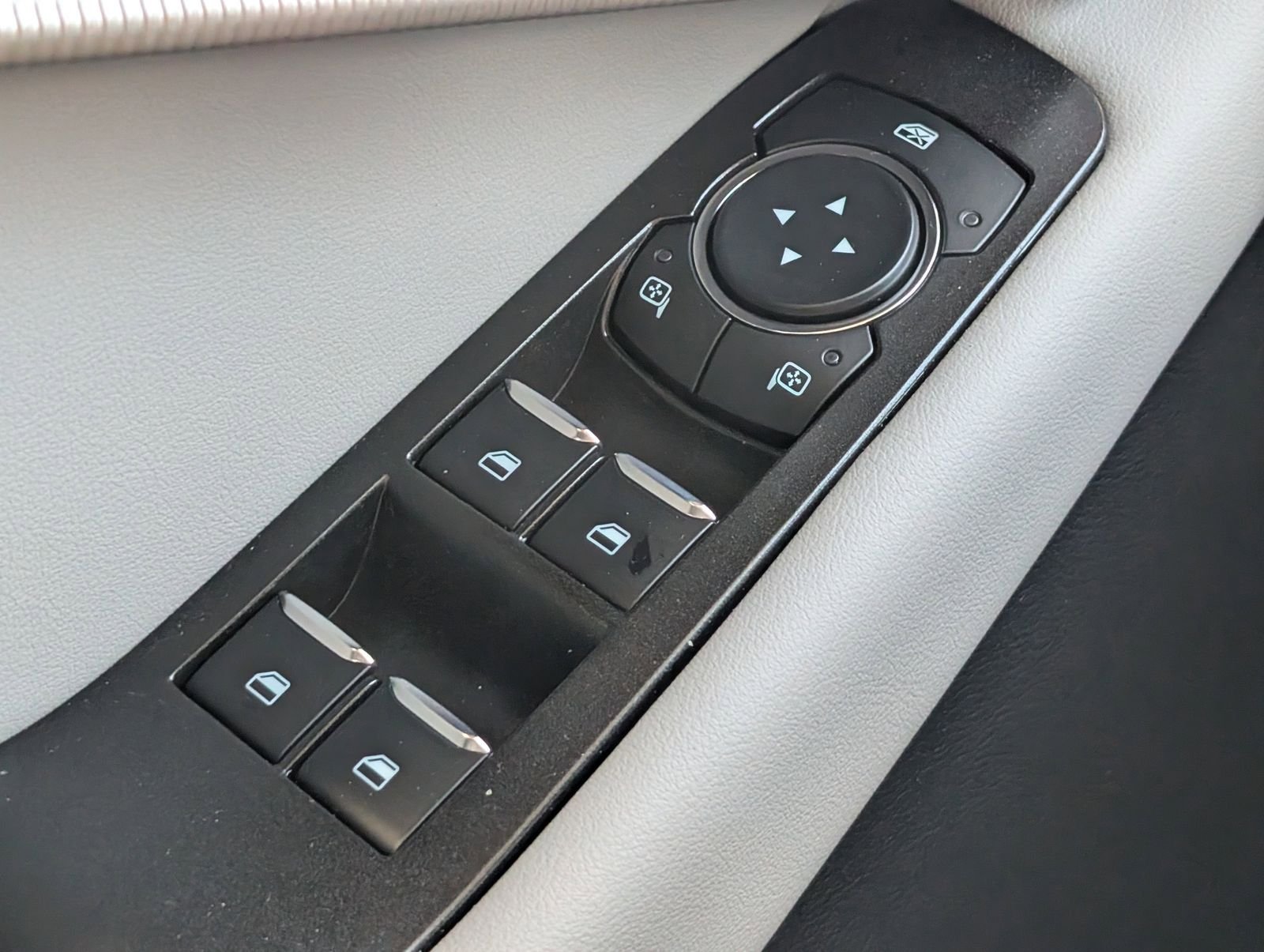 New 2026 Ford Explorer Active w/ Active Comfort Package image 22