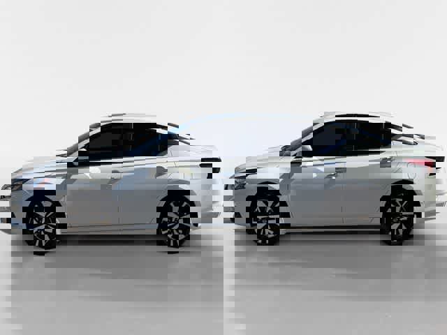 Used 2021 Nissan Altima 2.5 SV w/ SV Premium Package image 2