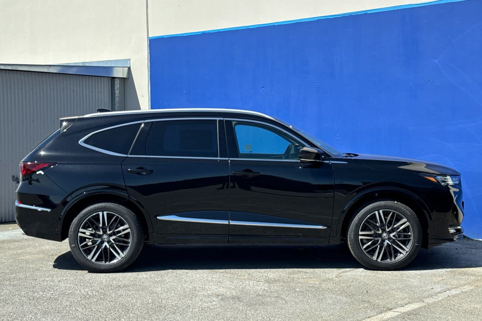 New 2026 Acura MDX w/ Advance Package AWD/4WD image 3