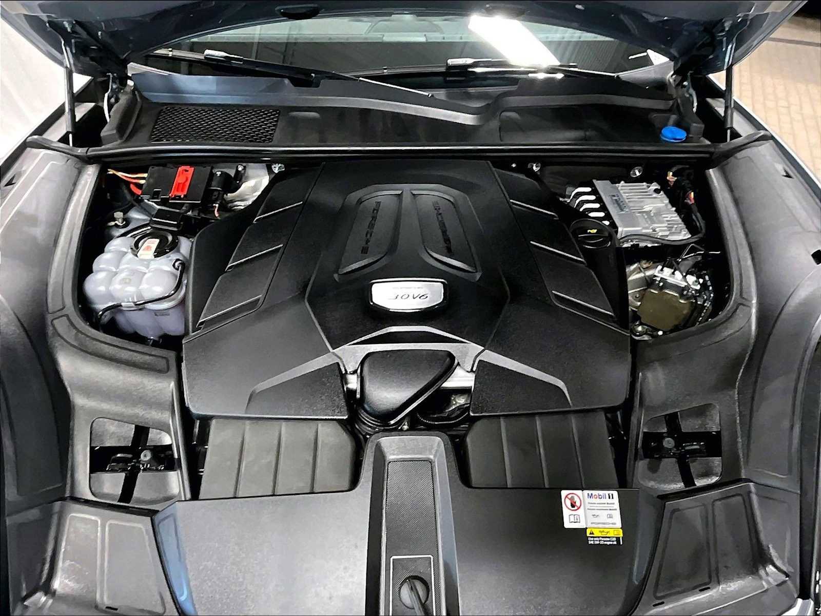 Used 2023 Porsche Cayenne image 37