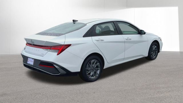New 2026 Hyundai Elantra Blue image 9