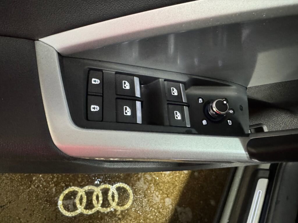 Used 2021 Audi Q3 2.0T Premium w/ Convenience Package image 5