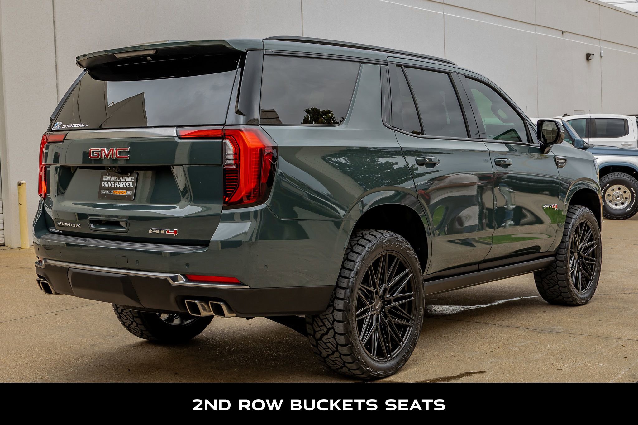 Used 2025 GMC Yukon AT4 w/ AT4 Premium Plus Package image 10