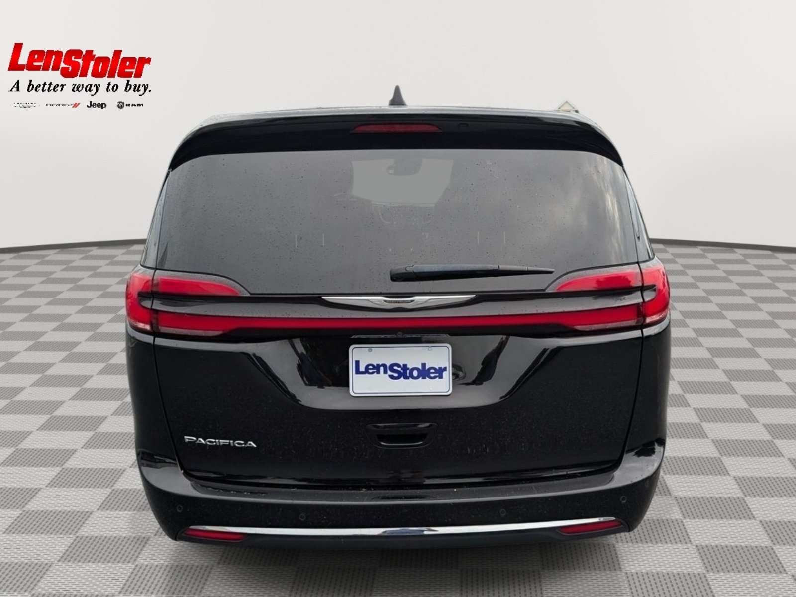 Used 2025 Chrysler Pacifica Select FWD image 4