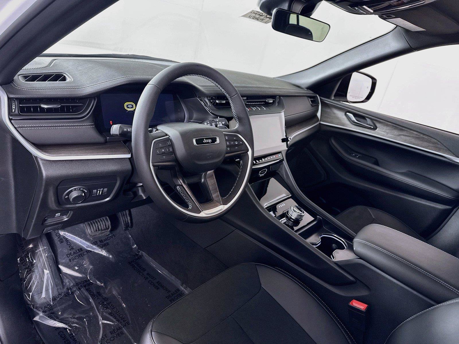 New 2027 Jeep Grand Cherokee 4WD image 3