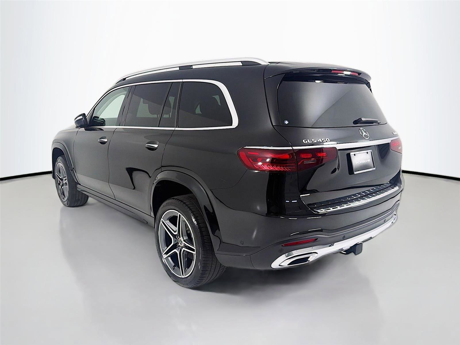 Used 2024 Mercedes-Benz GLS 450 4MATIC image 3