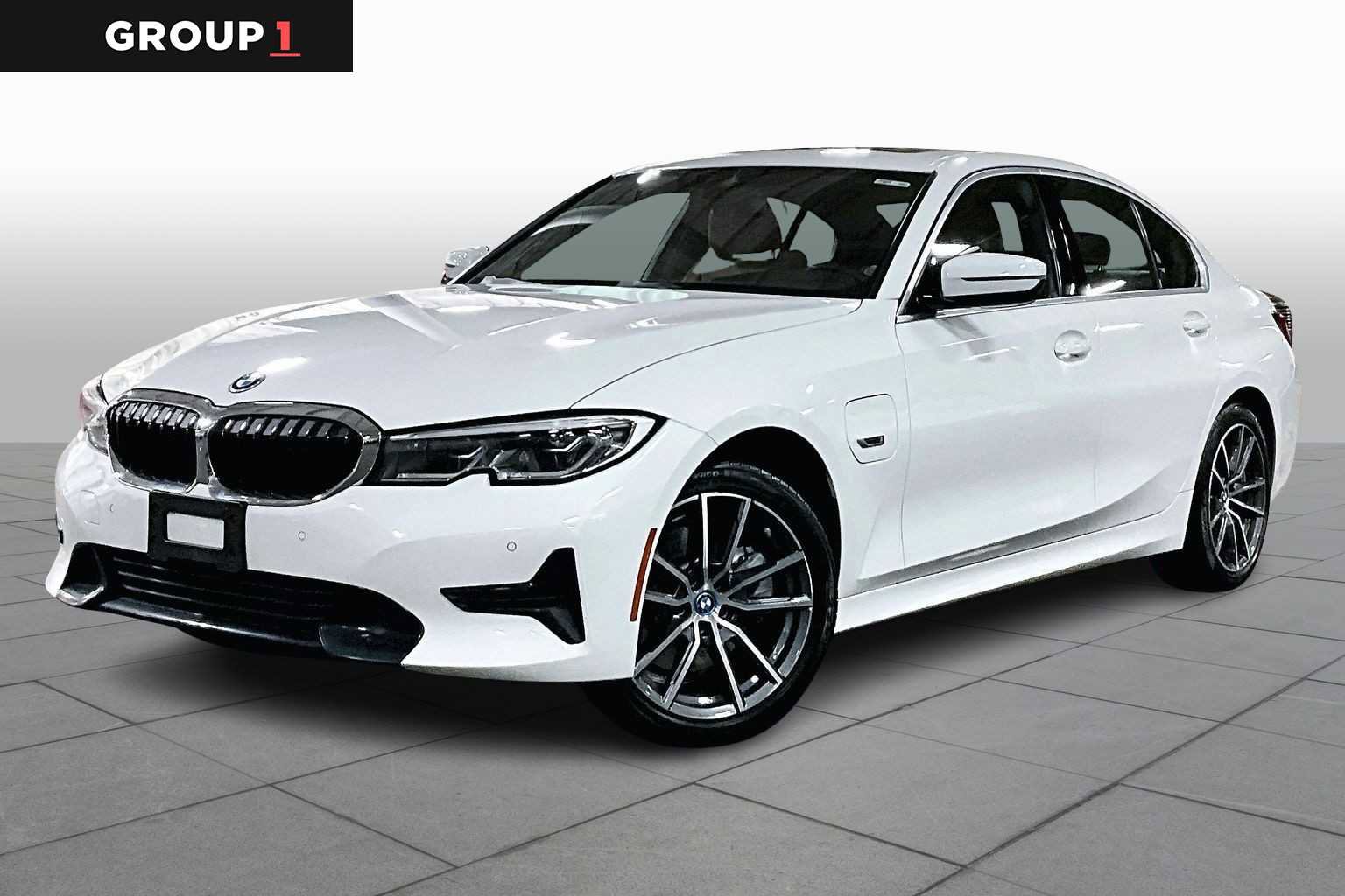 Used 2022 BMW 330e xDrive w/ Premium Package image 1